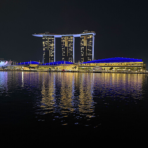 Singapore | Marina Bay Sands Convention & Exhibition Centre by night Singapore | Marina Bay Sands Convention & Exhibition Centre by night
