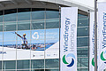 Hamburg Messe mit Flaggen der WindEnergy Hamburg